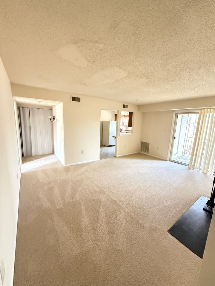 12276 Stevenson Ct - Photo 2 of 16