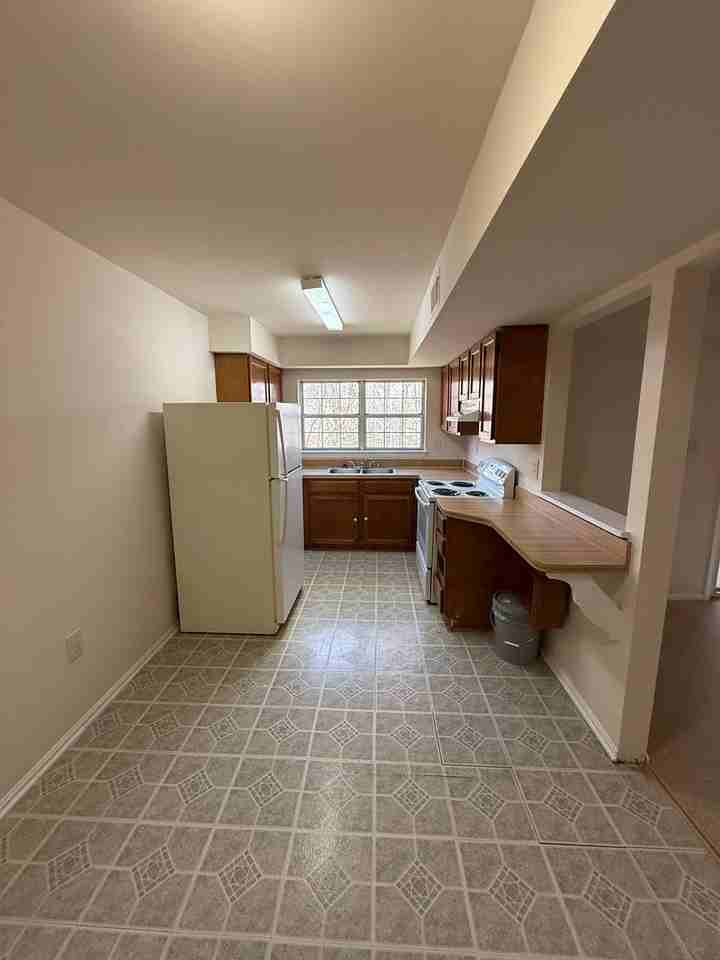 12276 Stevenson Ct - Photo 3 of 16