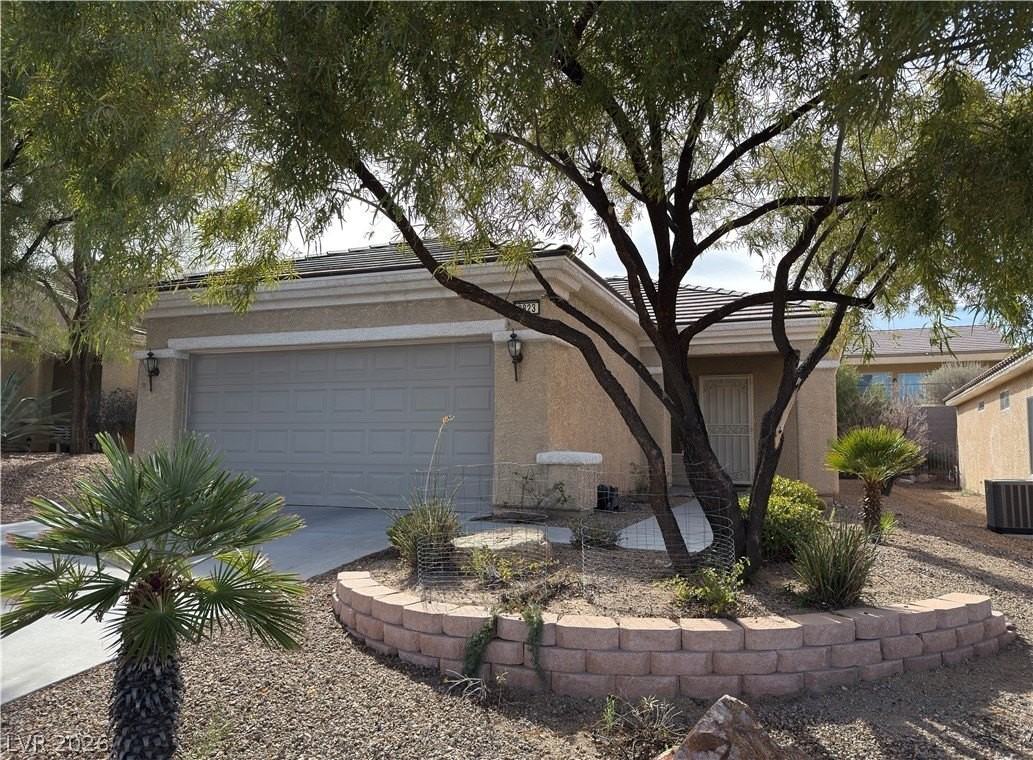 2823 Sapphire Desert Dr - Photo 2 of 20