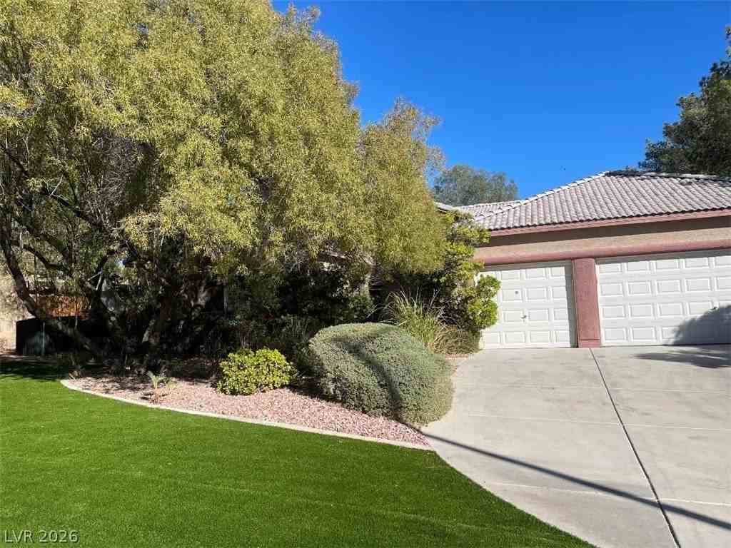 7392 Shady Breeze Ct - Photo 2 of 3