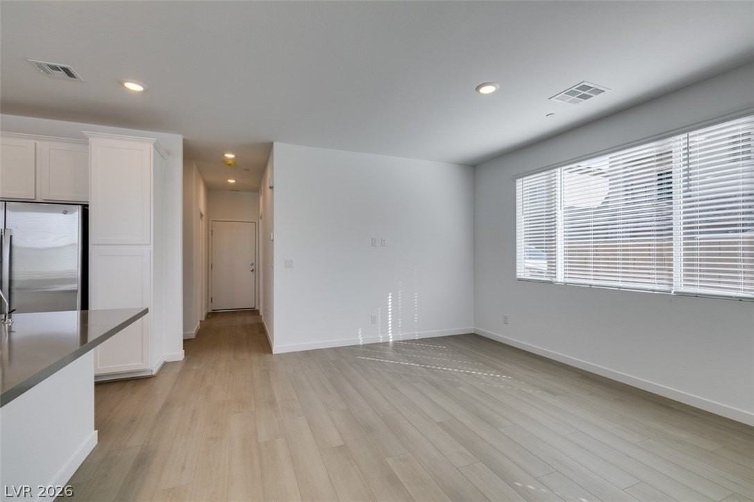 379 Morgan Crest Dr - Photo 3 of 35