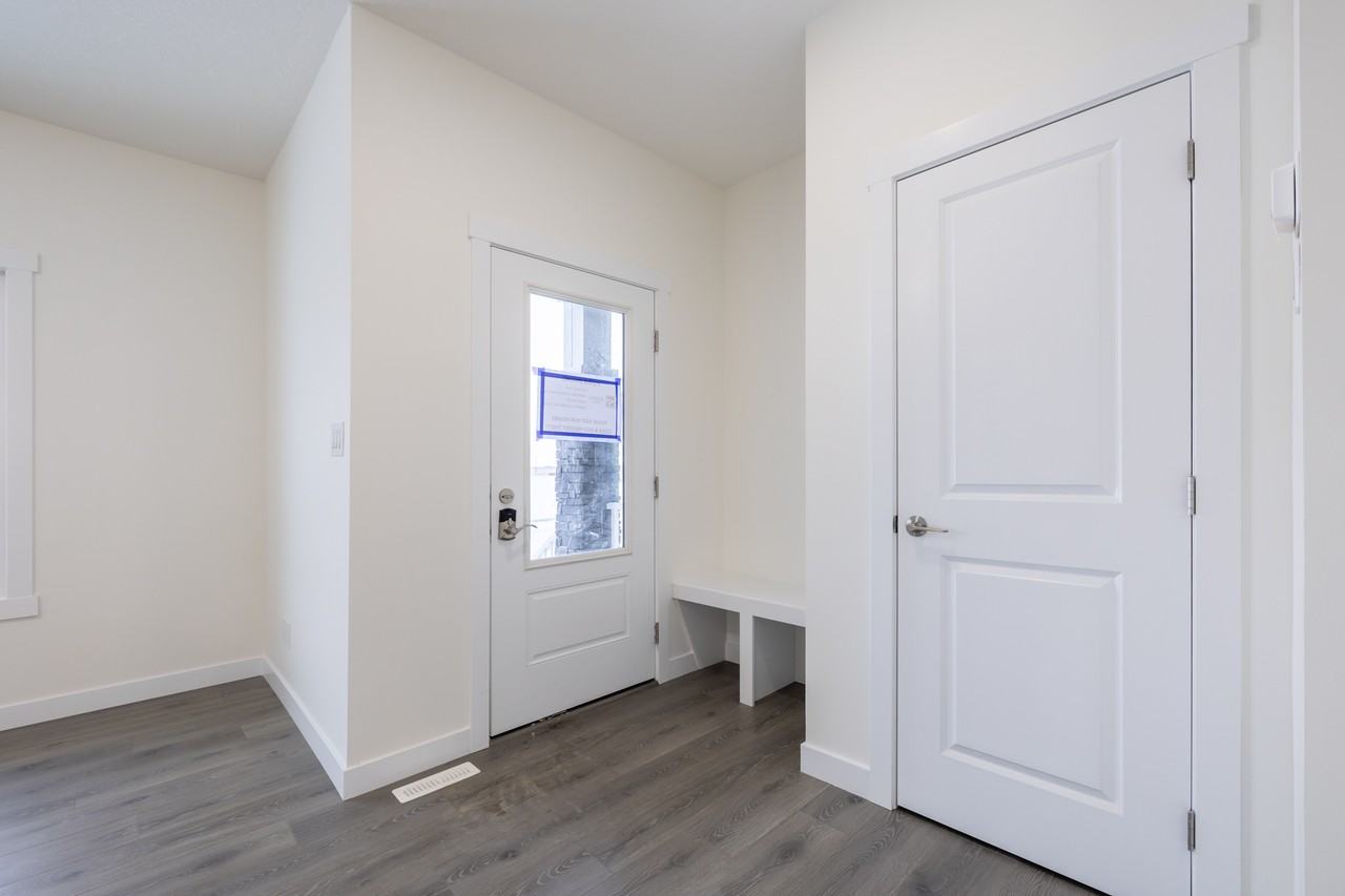 9823 107 St - Photo 4 of 50
