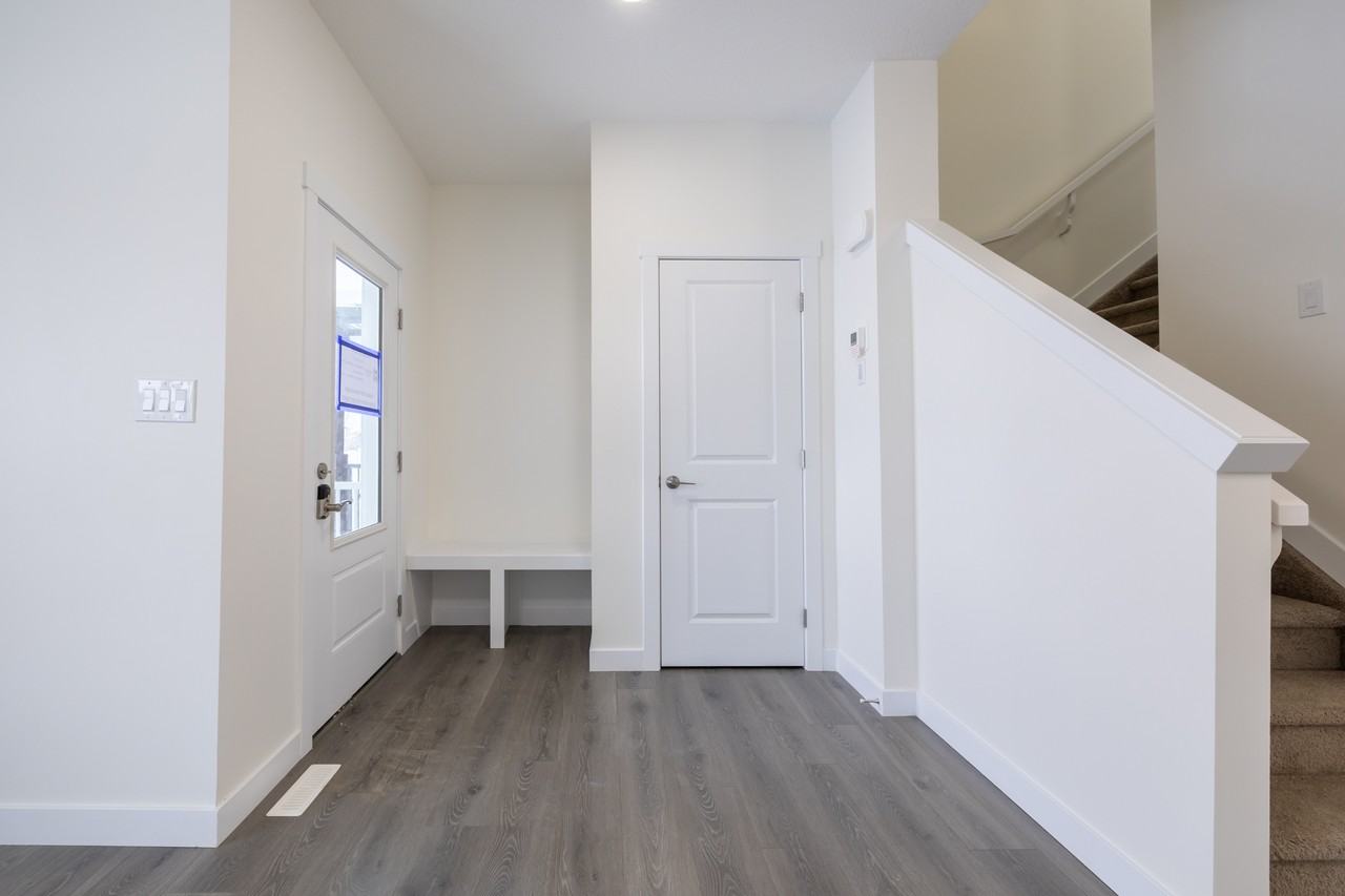 9823 107 St - Photo 5 of 50