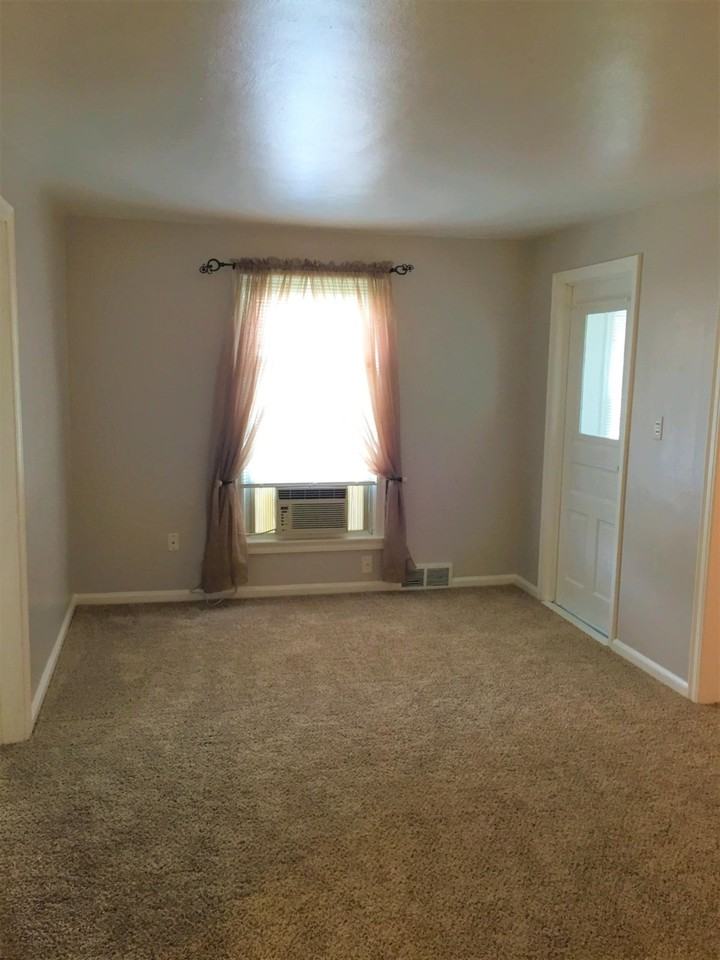 76 1st St - Photo 4 of 10