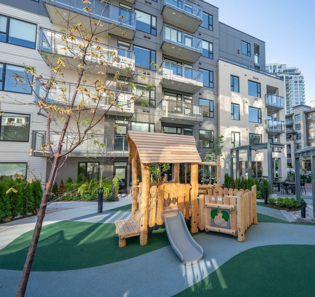 Seasons - Photo 4 of 20