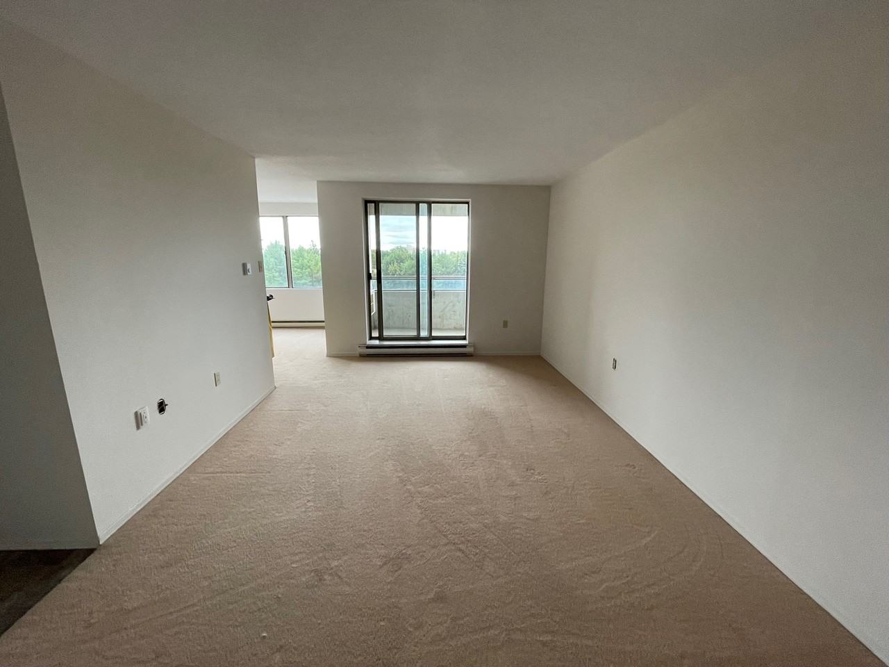 Highview Glen - Photo 7 of 9