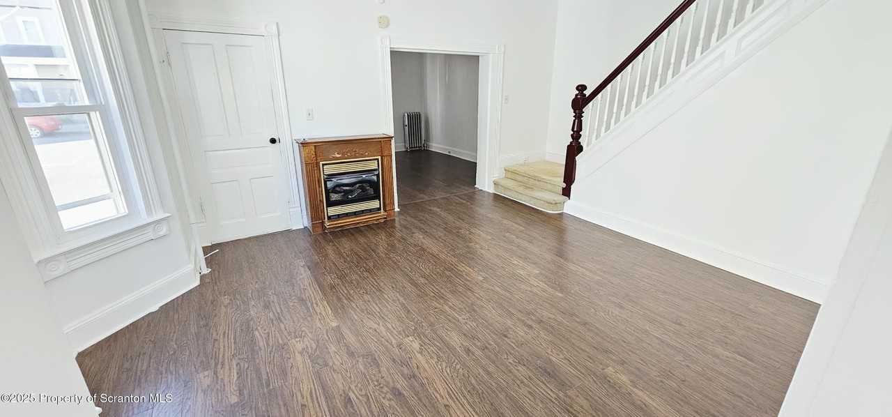 126 S Rebecca Ave - Photo 2 of 25