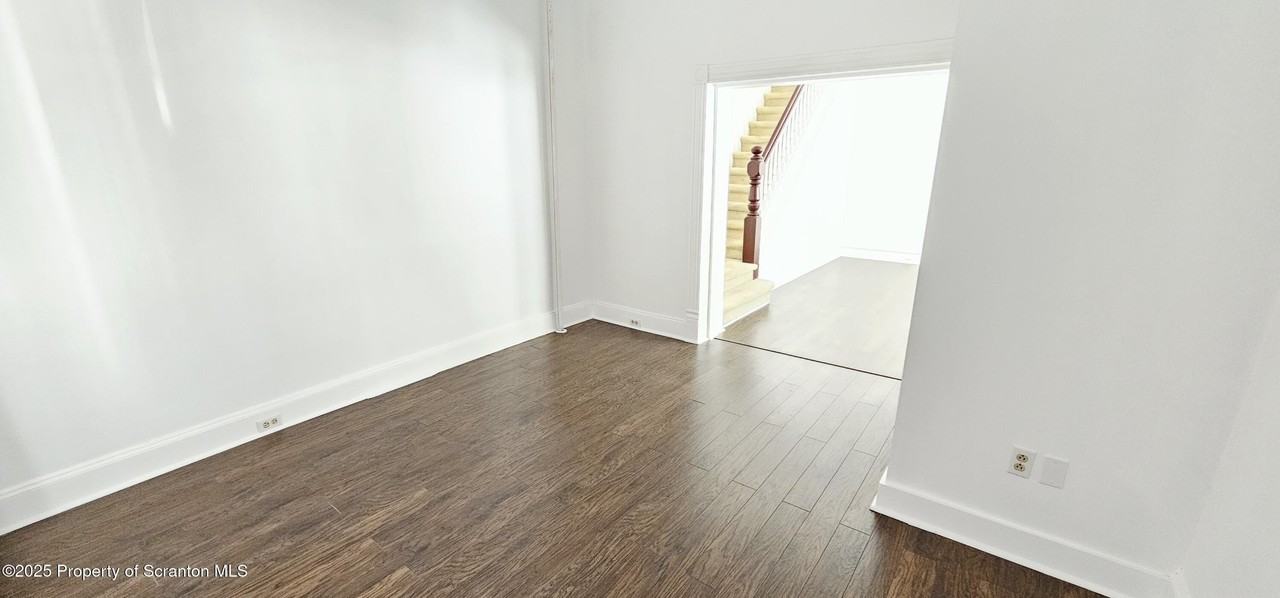 126 S Rebecca Ave - Photo 4 of 25