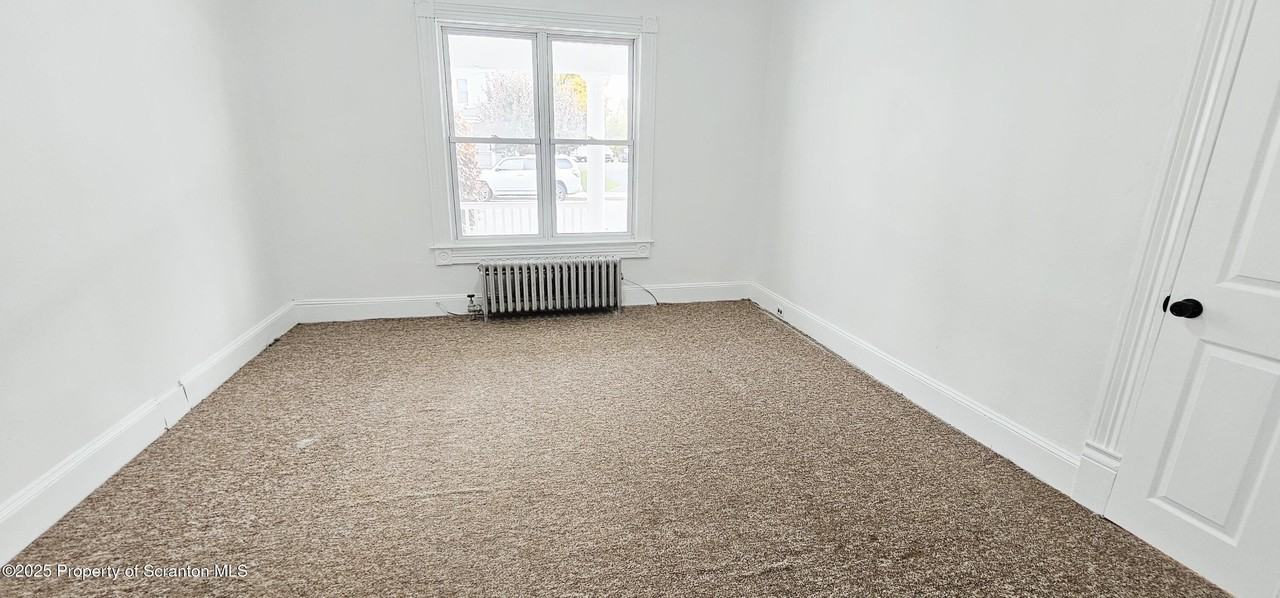 128 S Rebecca Ave - Photo 3 of 24