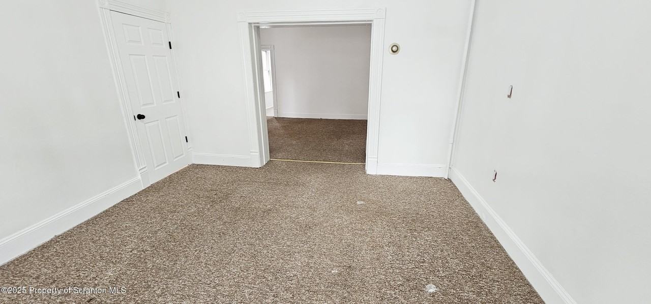 128 S Rebecca Ave - Photo 4 of 24