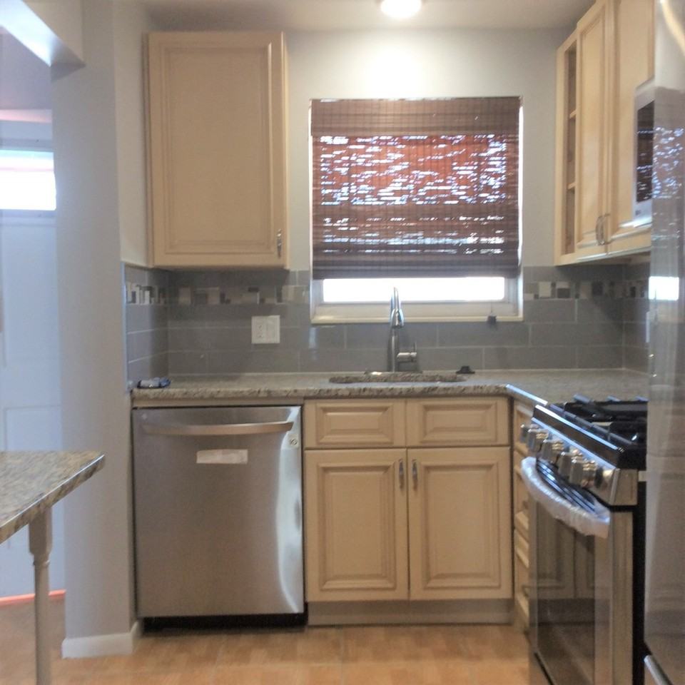 6025 Shore Blvd S - Photo 5 of 14