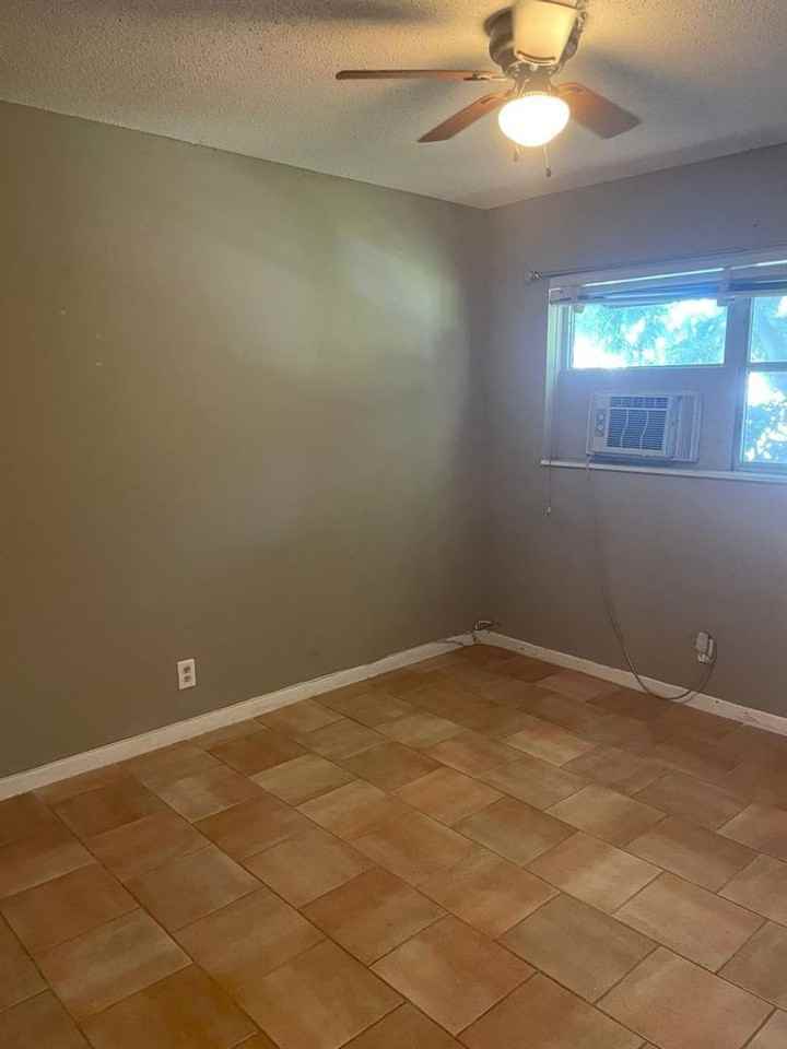 702 N L St #13 - Photo 5 of 6