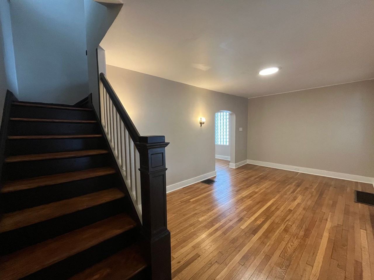 177 Lacrosse St - Photo 3 of 15