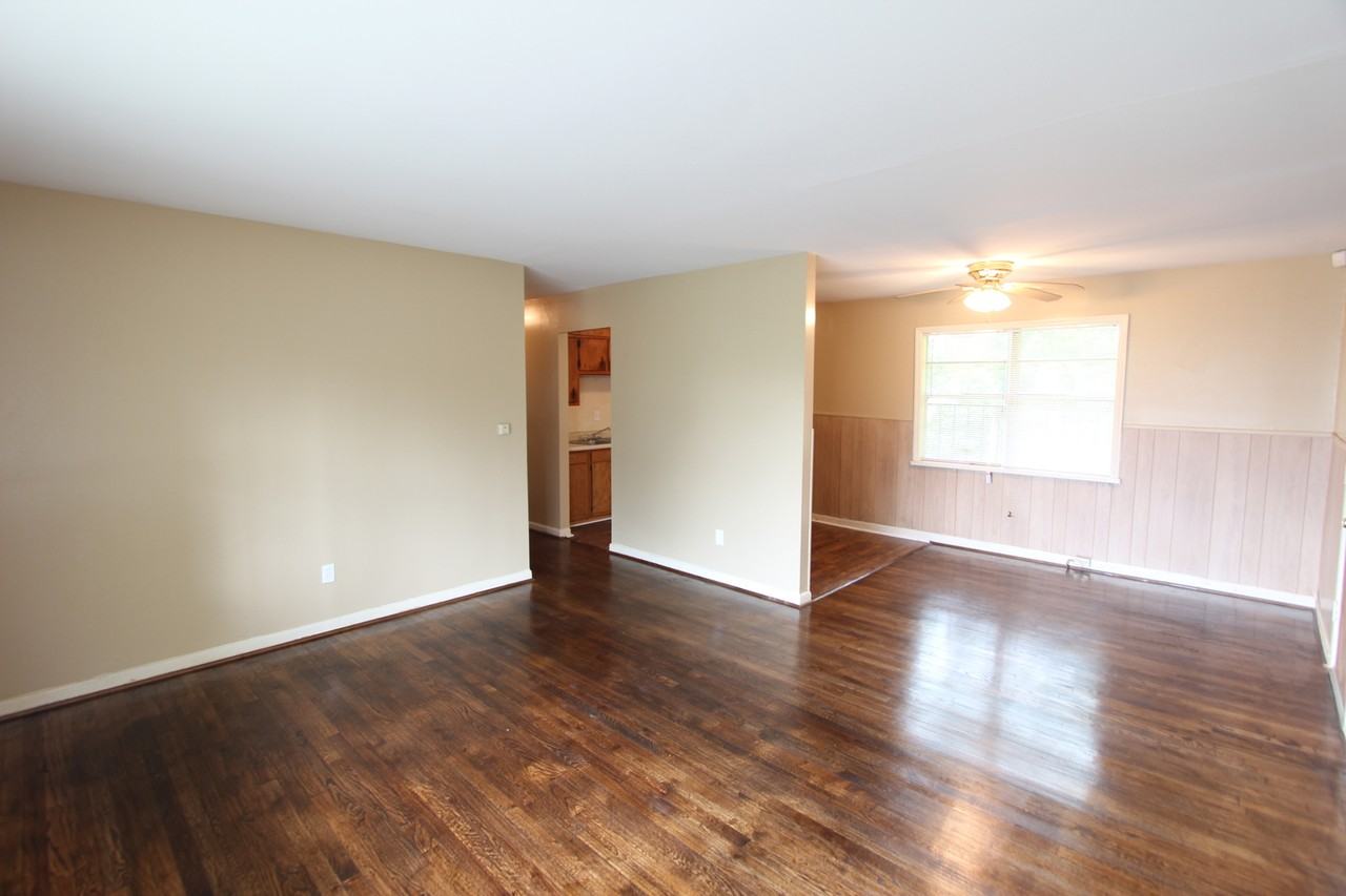 908 2nd St W - Photo 2 of 11