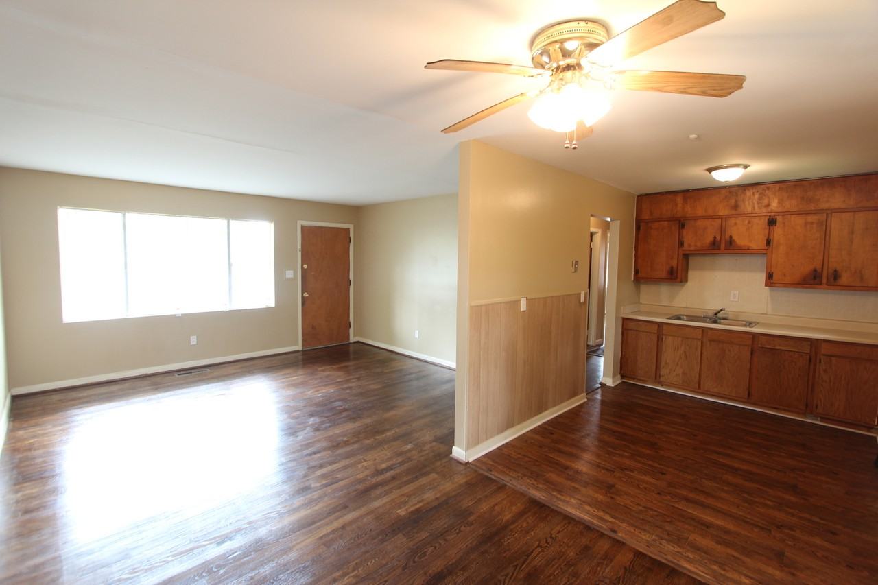 908 2nd St W - Photo 3 of 11