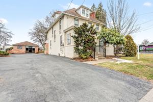 featured image of 3327 Market St