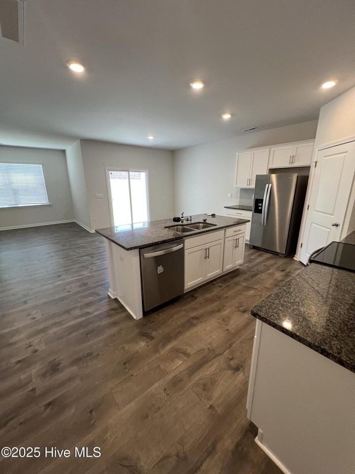 608 Rex Ct - Photo 3 of 38