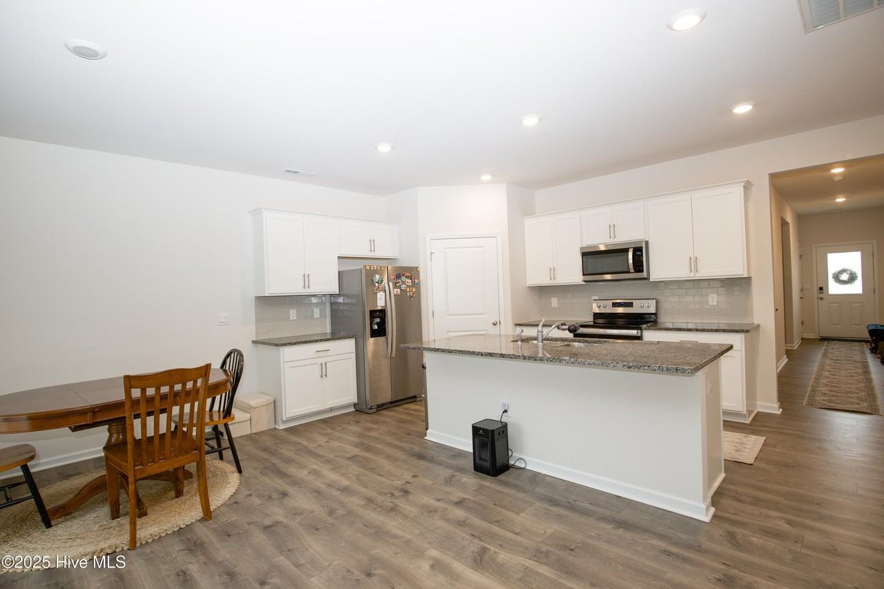 608 Rex Ct - Photo 6 of 38