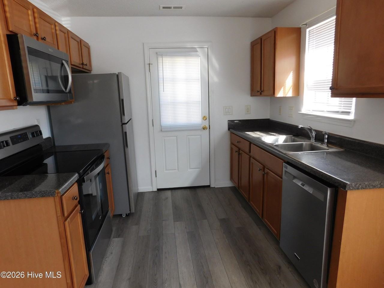 1338 Hunters Rd #A - Photo 5 of 18