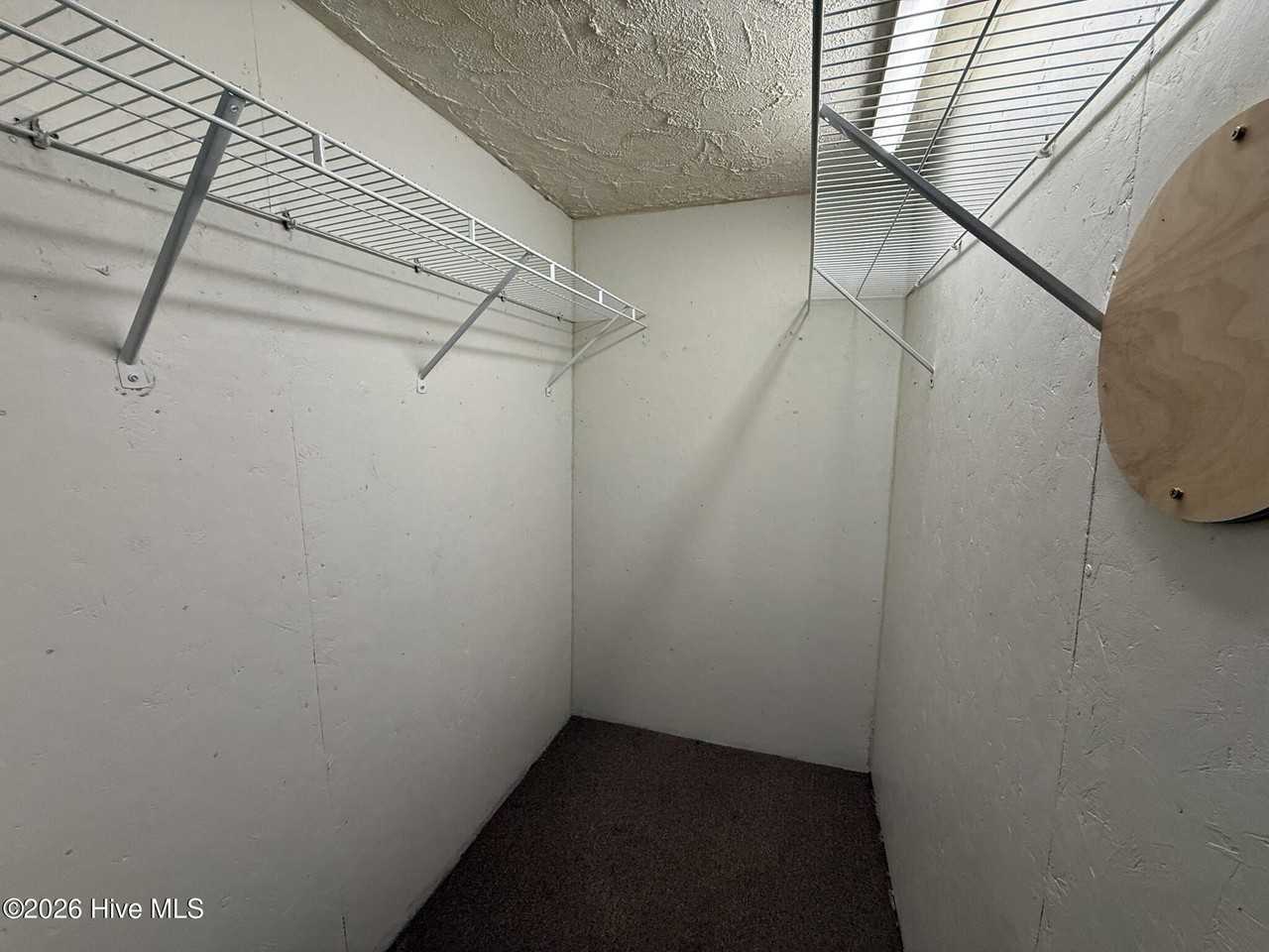 235 N Pecan St - Photo 7 of 18