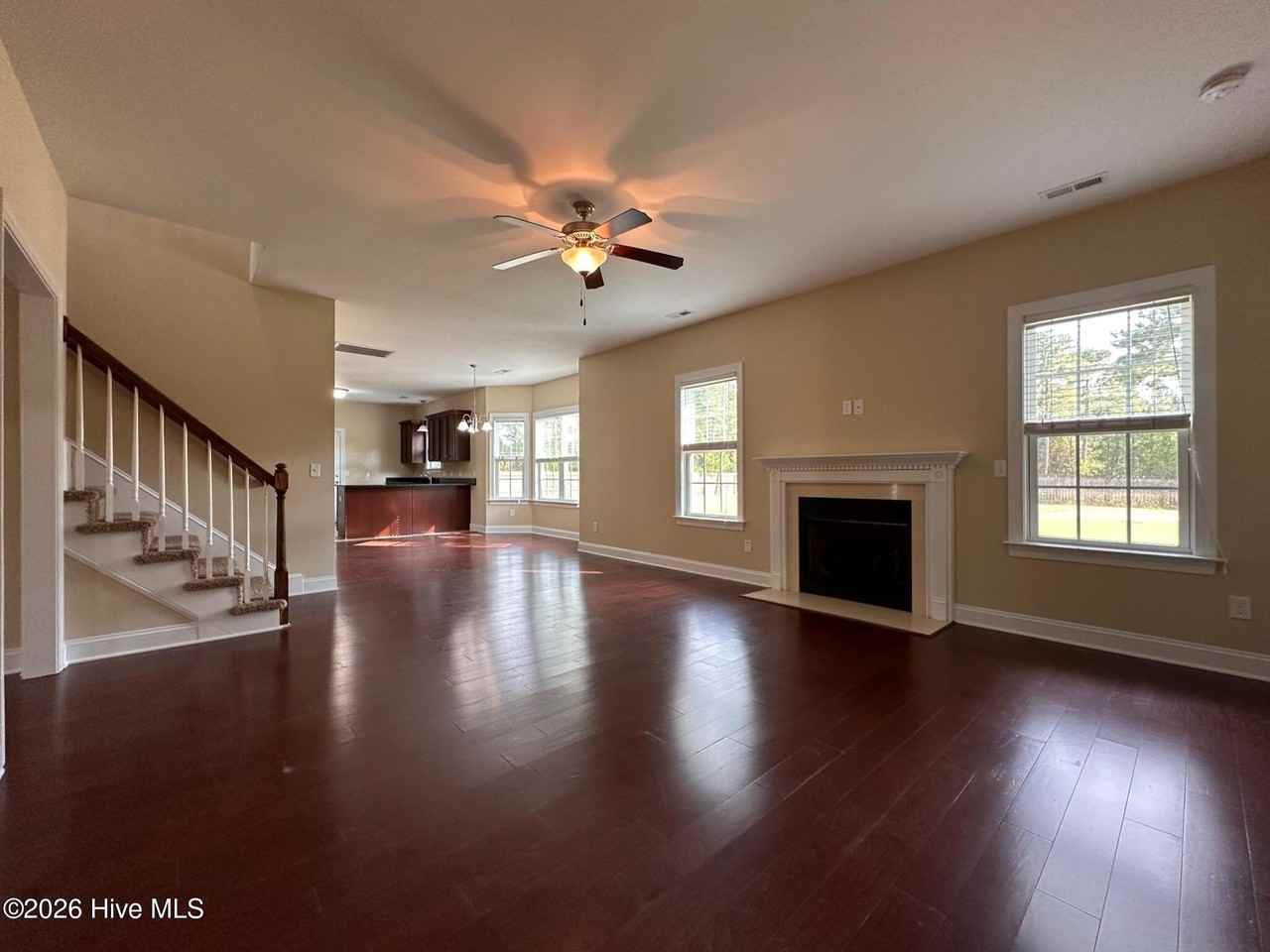 209 Pineflat Way - Photo 7 of 50