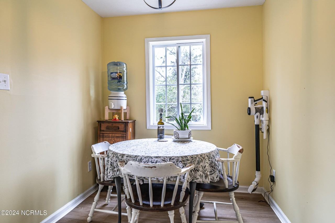 595 Midway Rd - Photo 6 of 18