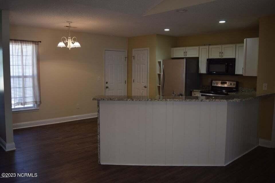 224 Shellbank Dr - Photo 4 of 20