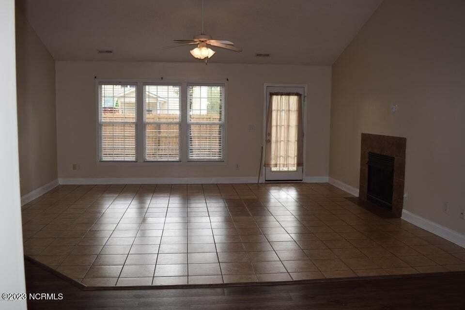 224 Shellbank Dr - Photo 6 of 20