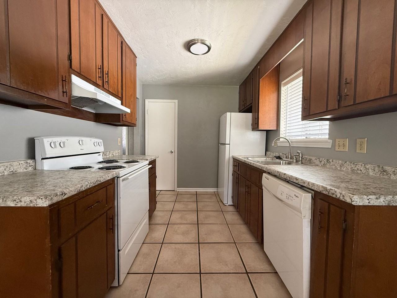 1412 Ramble Brk - Photo 3 of 7