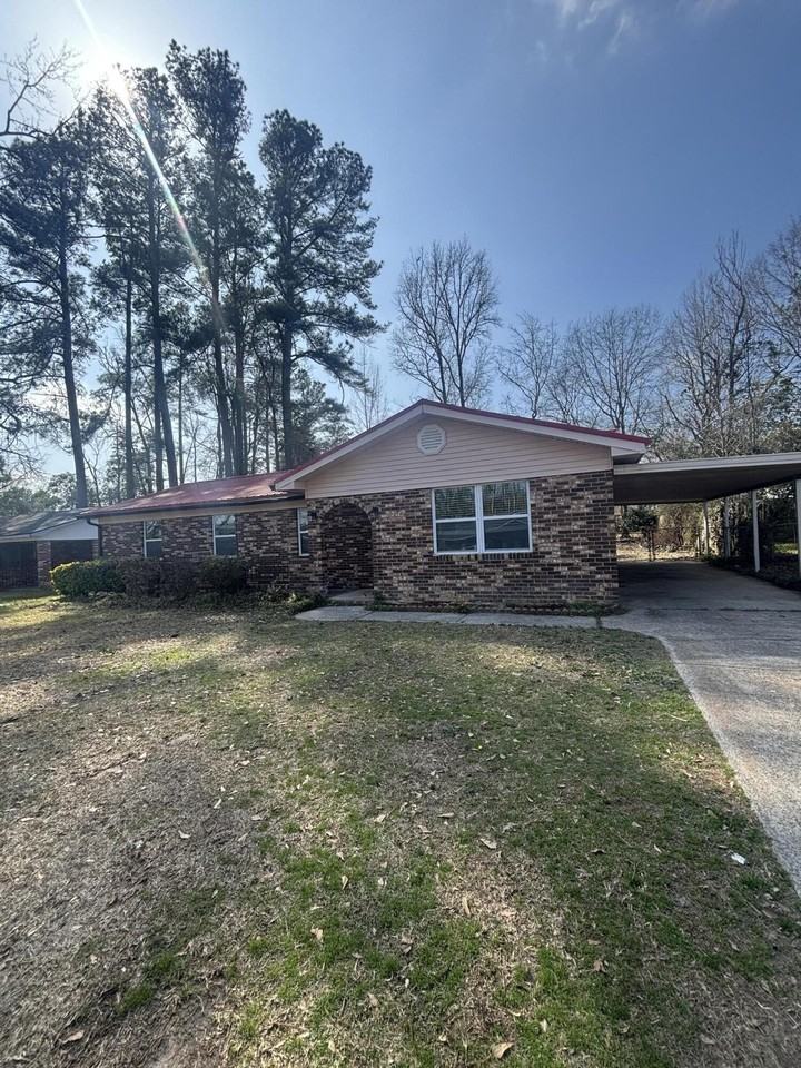 2617 Drayton Dr - Photo 2 of 20