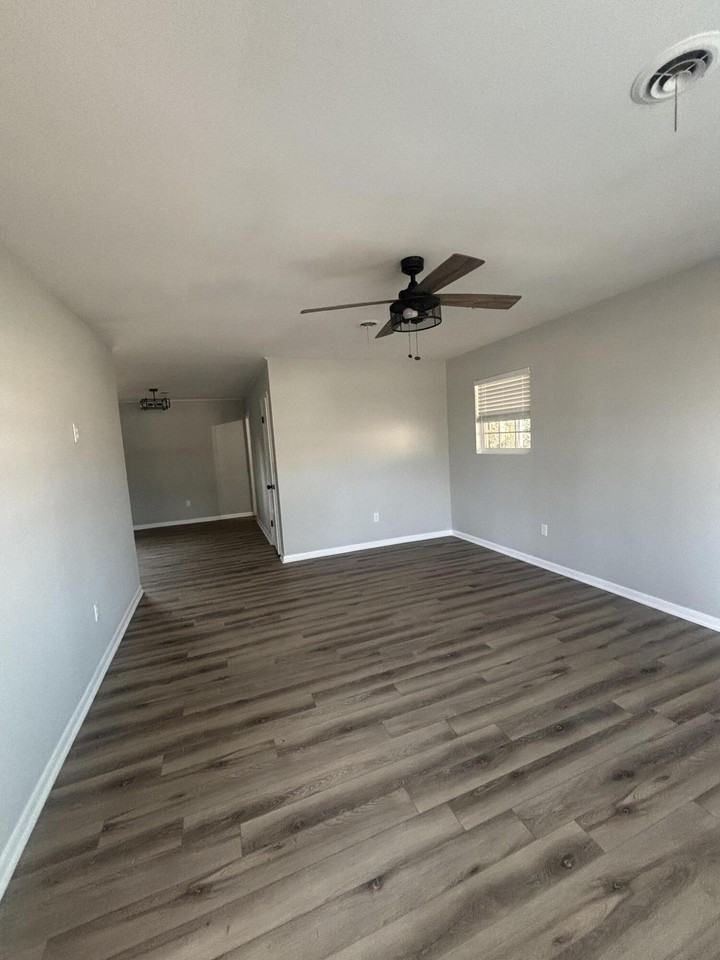 2617 Drayton Dr - Photo 4 of 20