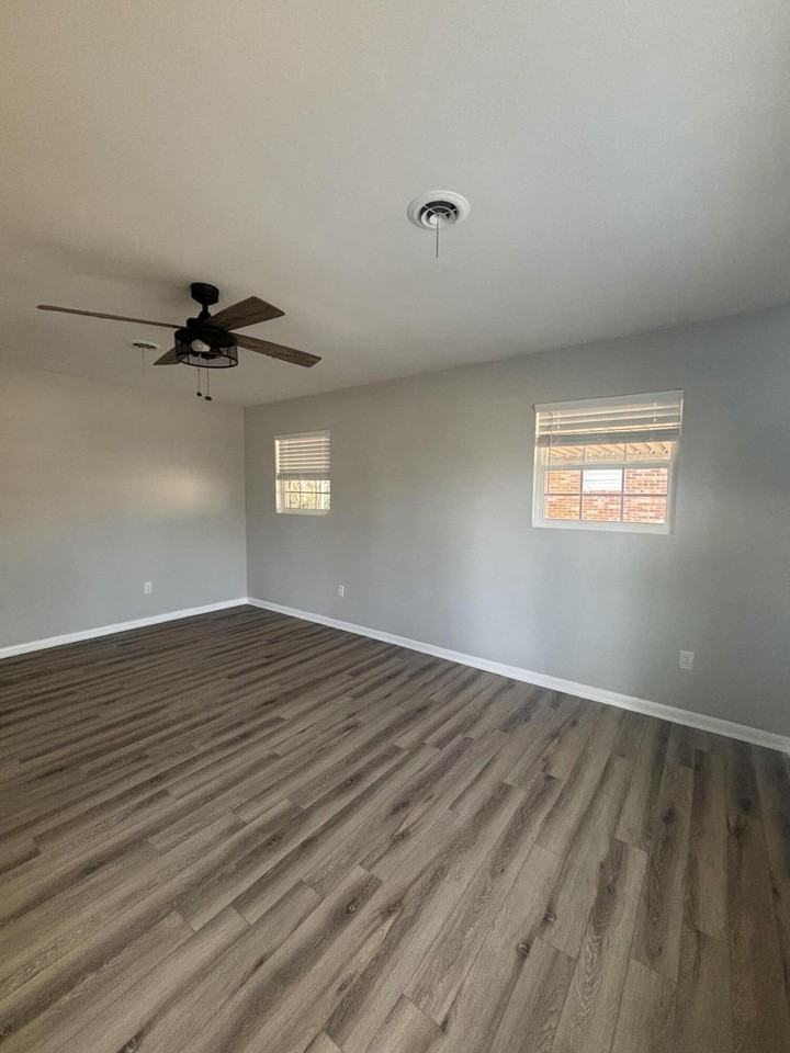 2617 Drayton Dr - Photo 5 of 20