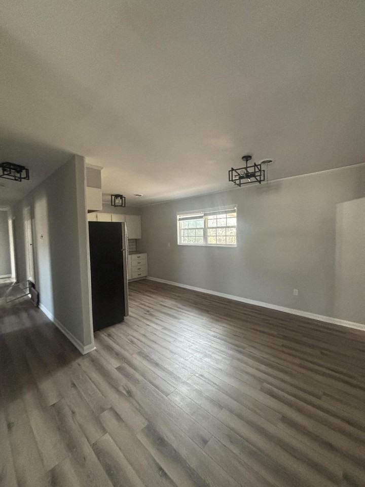 2617 Drayton Dr - Photo 6 of 20