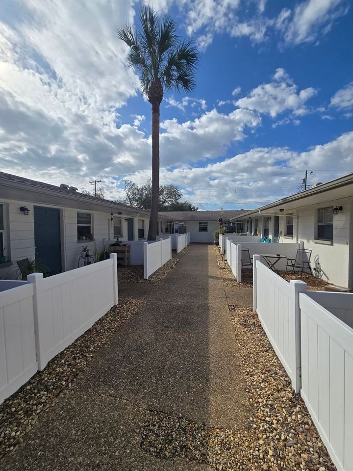 500 75th Ave N - Photo 2 of 17