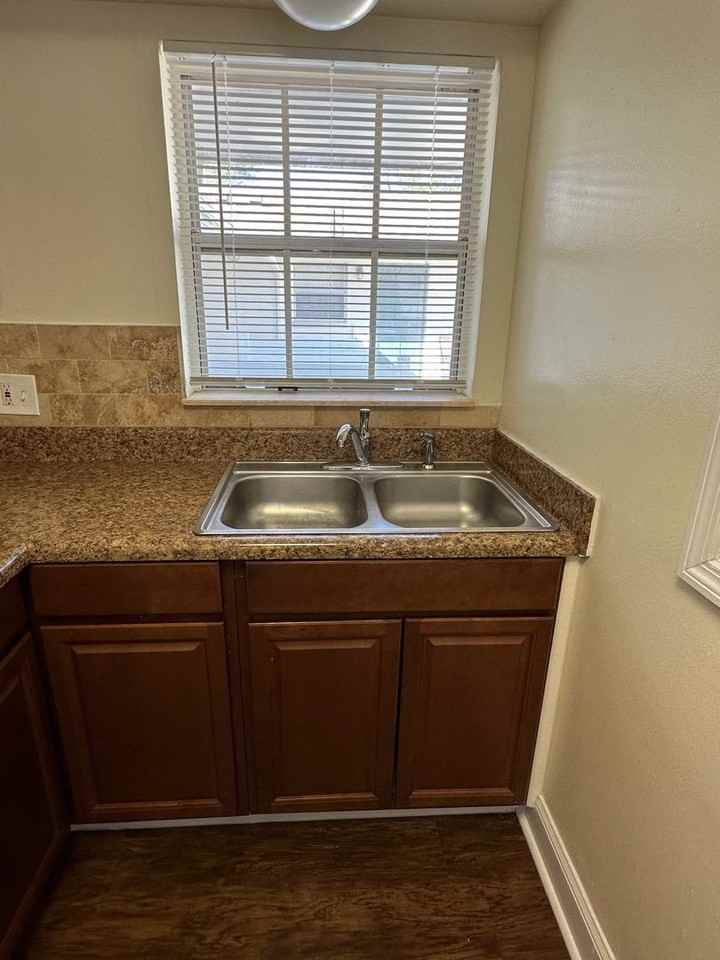 500 75th Ave N - Photo 4 of 17