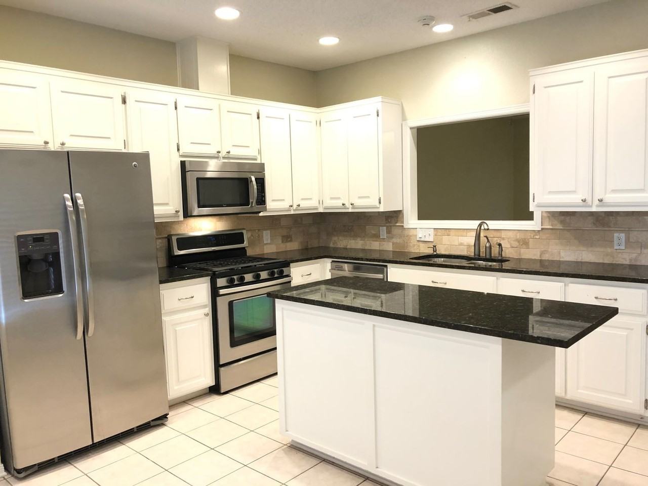 11403 Oak Knoll Dr - Photo 4 of 14