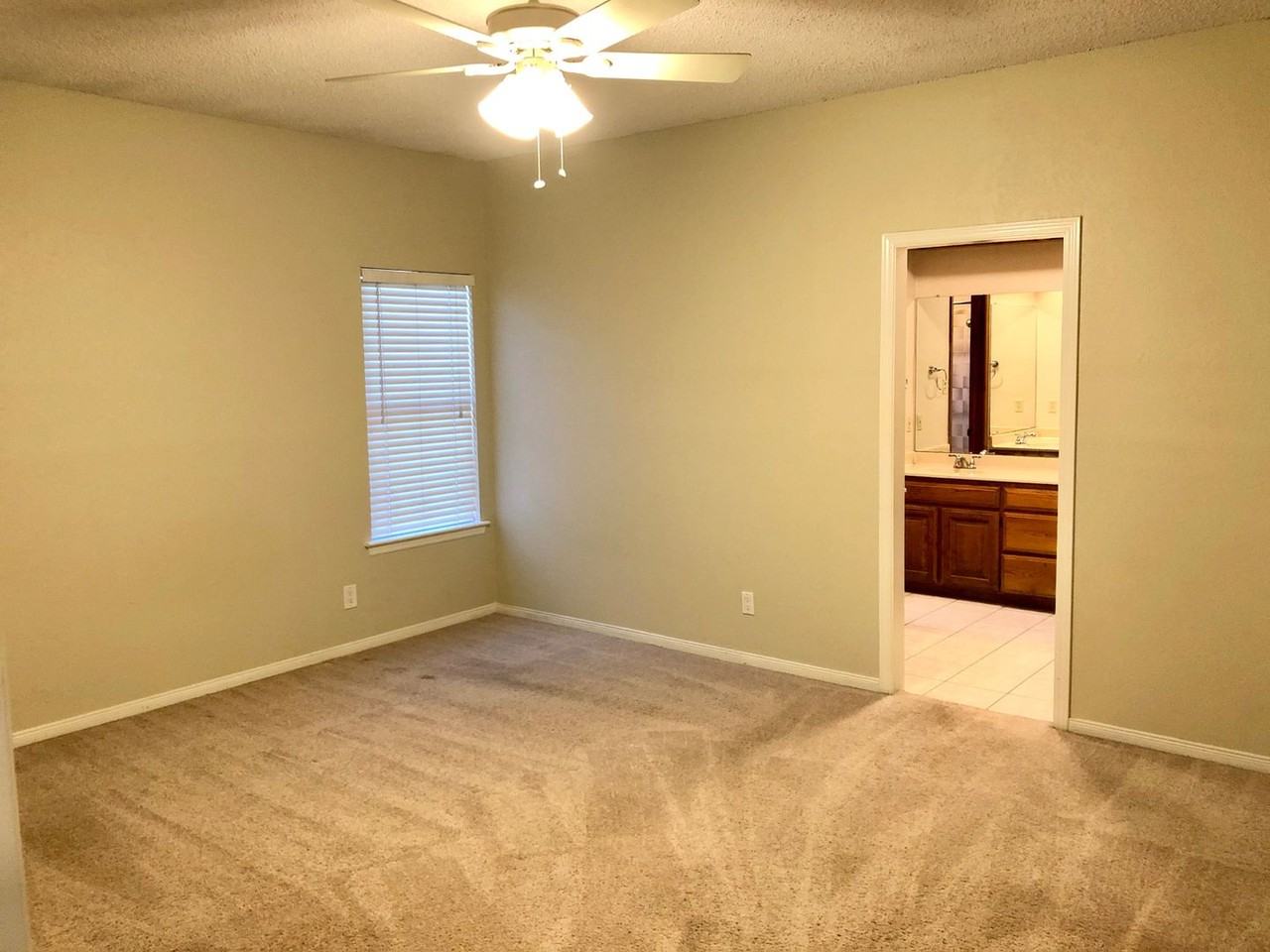 11403 Oak Knoll Dr - Photo 7 of 14