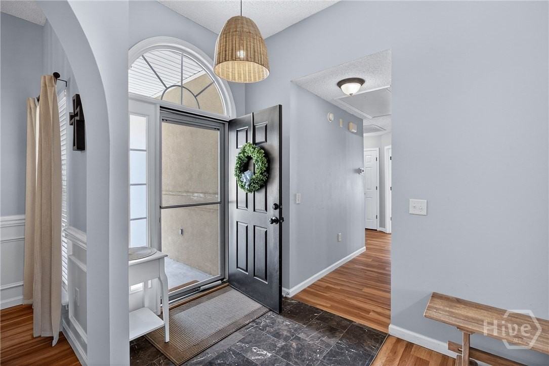 833 Laurel Hill Cir - Photo 4 of 37