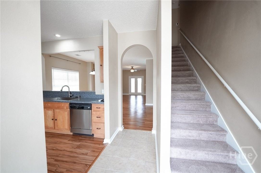 166 Alexander Way - Photo 6 of 39