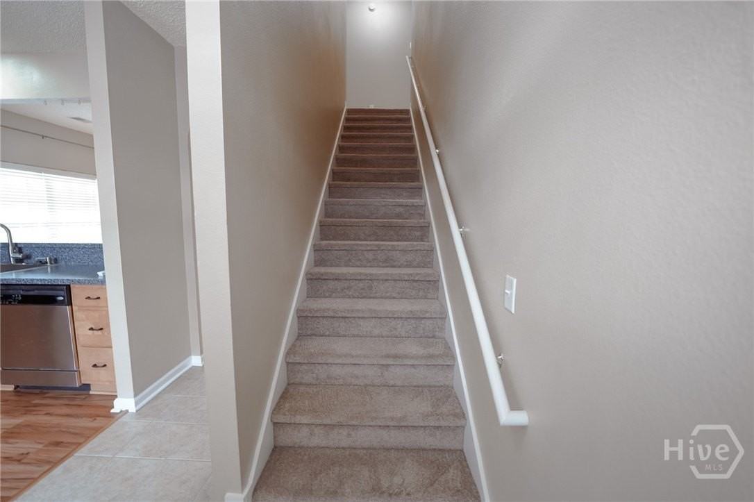 166 Alexander Way - Photo 7 of 39