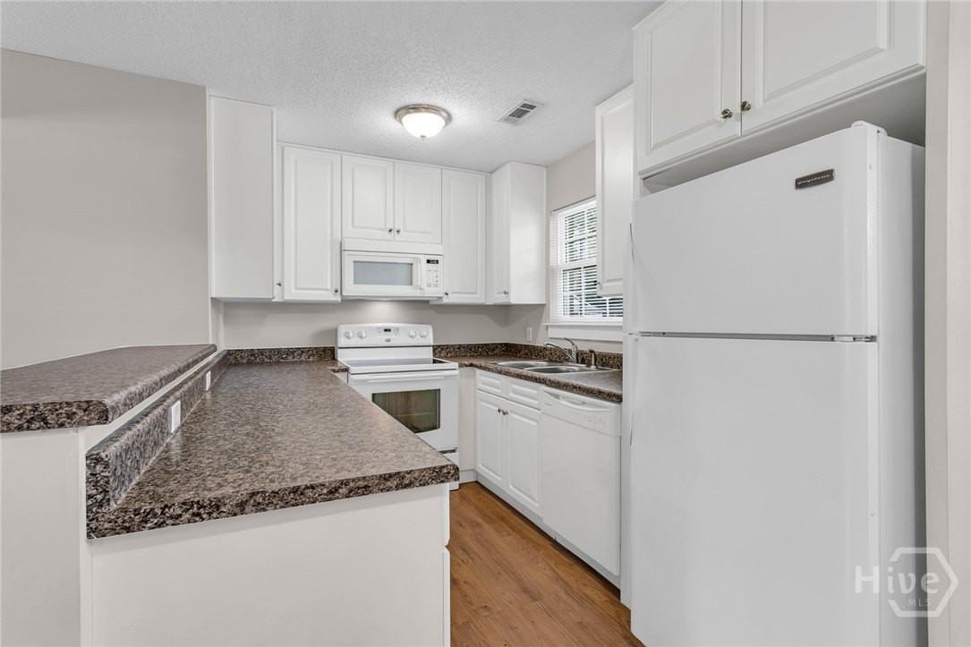 226 Egret Cir - Photo 7 of 25