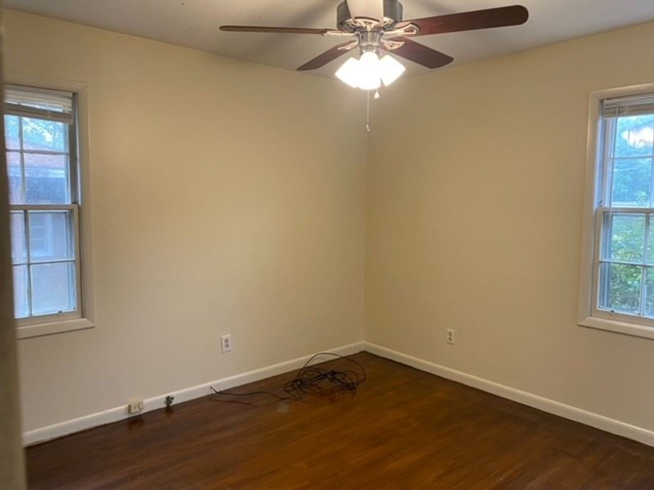 1502 E Moore St - Photo 5 of 11