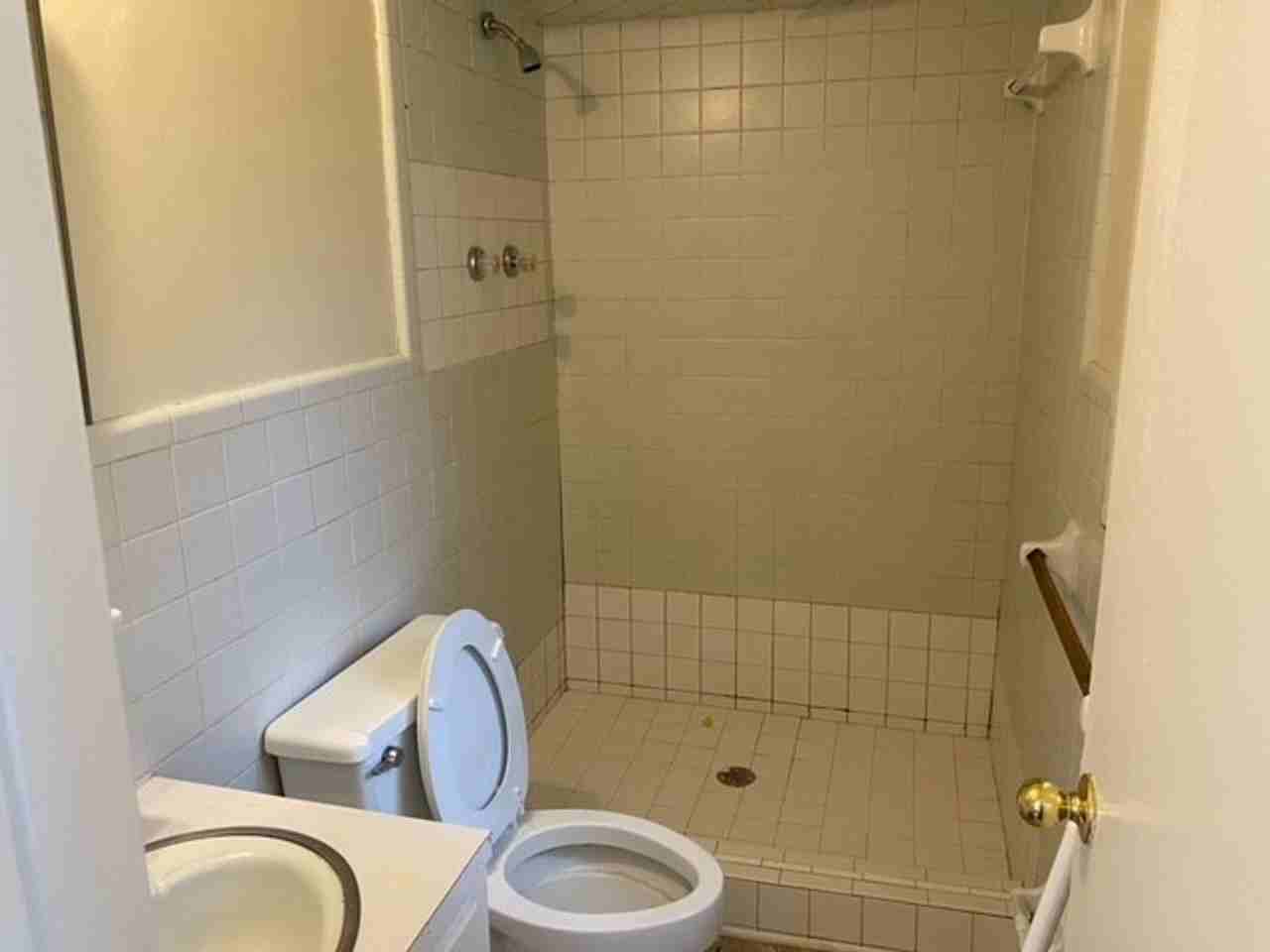 1502 E Moore St - Photo 6 of 11