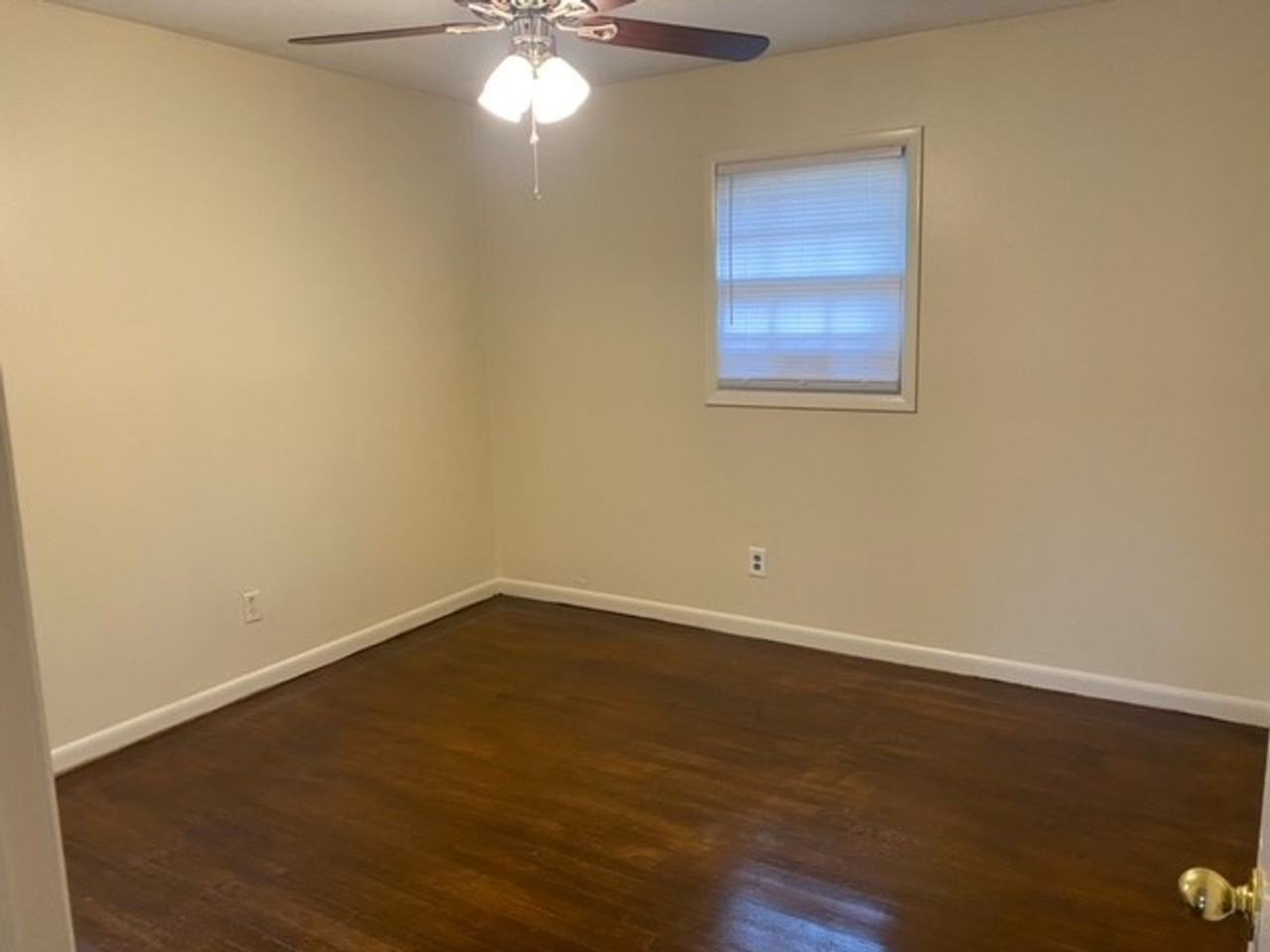 1502 E Moore St - Photo 7 of 11