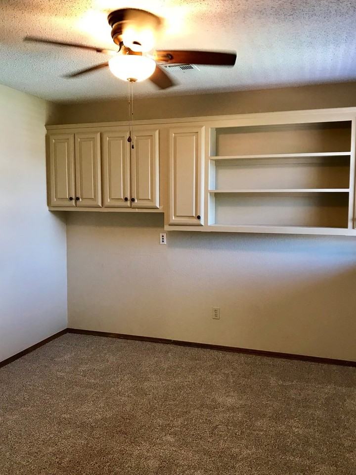 4340 Foxglove Ln - Photo 3 of 19