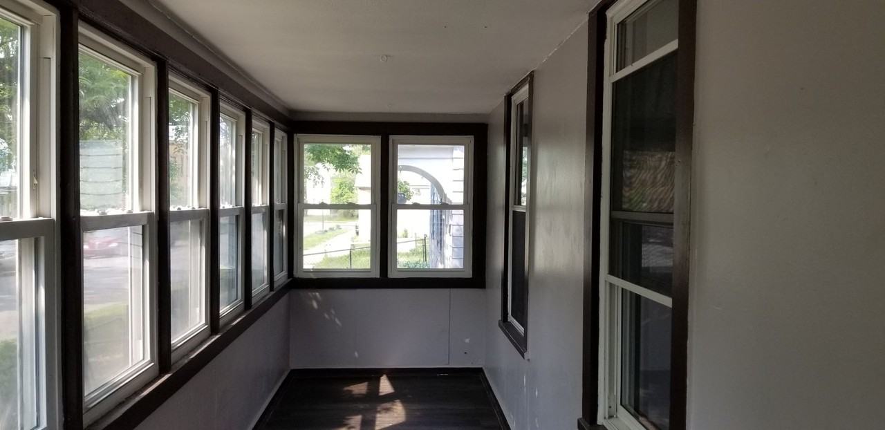 7108 Hague Ave - Photo 4 of 50