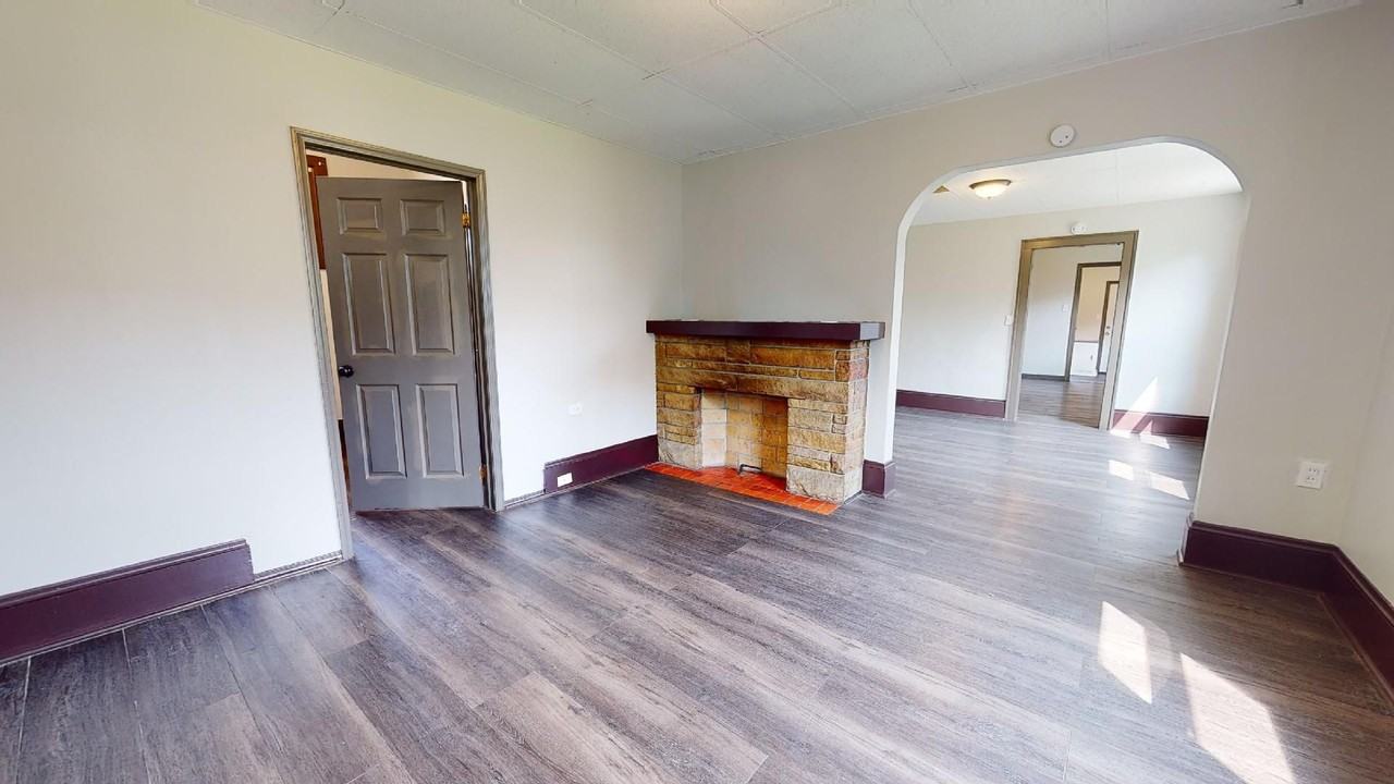 7108 Hague Ave - Photo 7 of 50