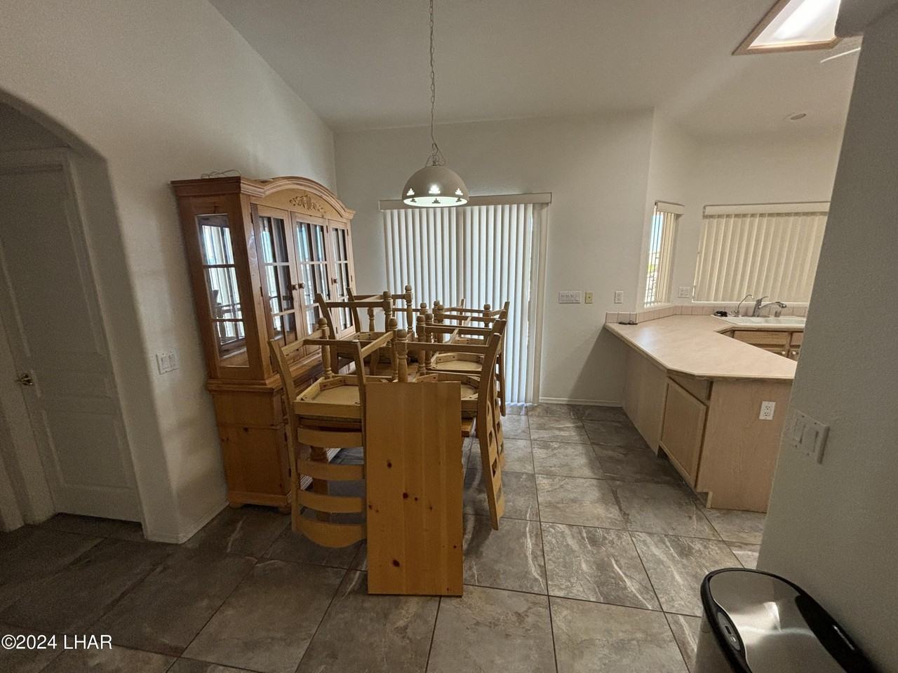 3720 Beachview Dr - Photo 6 of 28