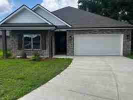 featured image of 825 Ginger Lee St