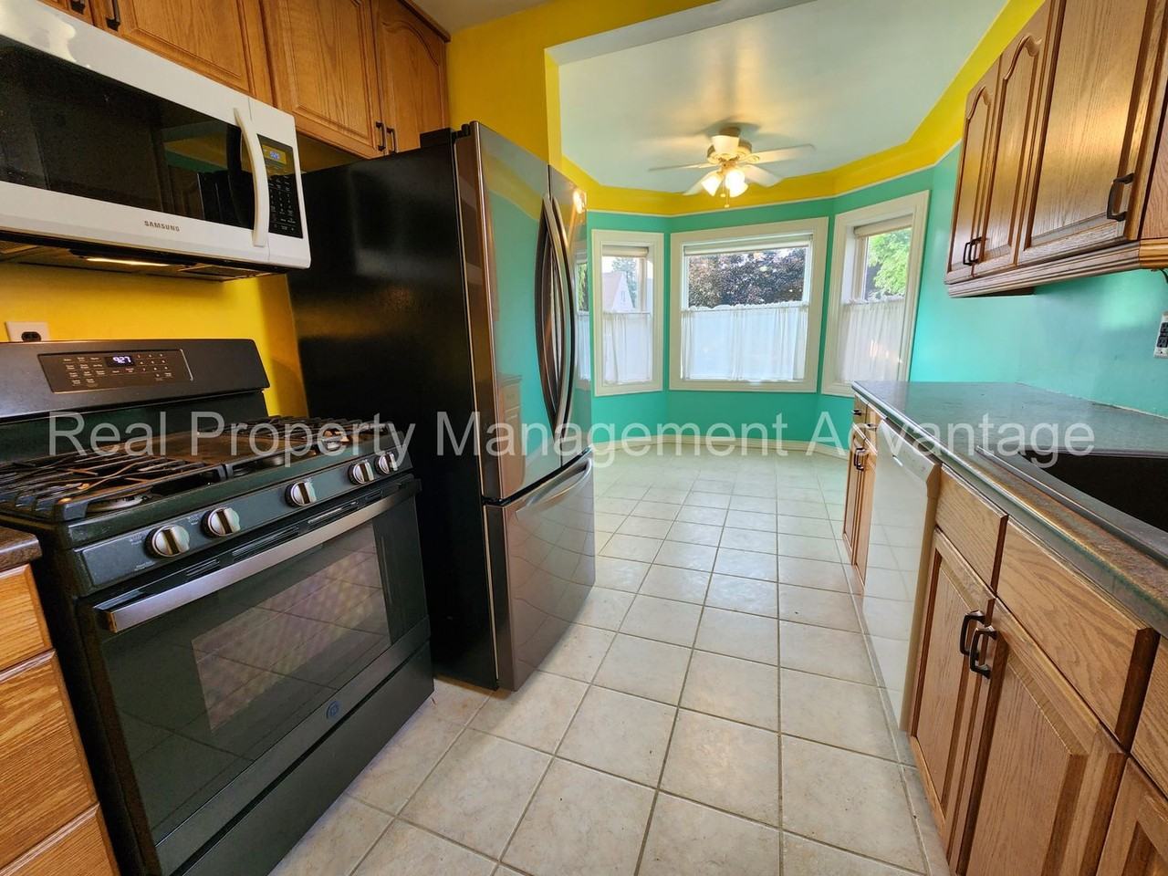 1281 W Troy St - Photo 7 of 24